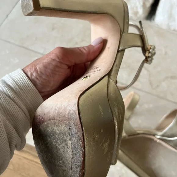 Stuart Weitzman Metallic Gold Heels - Picture 7 of 8